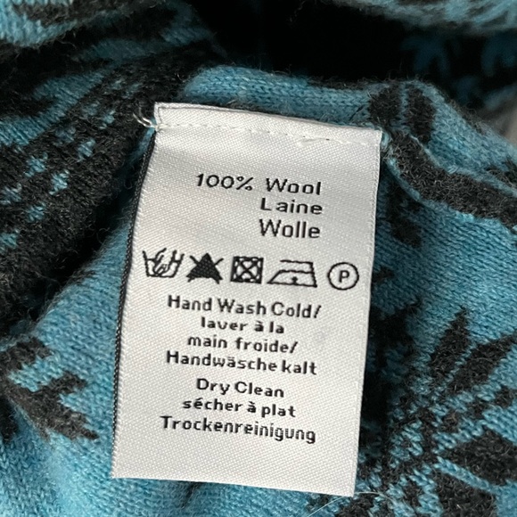 Neve Dark Charcoal Gray and Blue Snowflake 1/4 Zip Wool Sweater, Size M - Picture 8 of 14